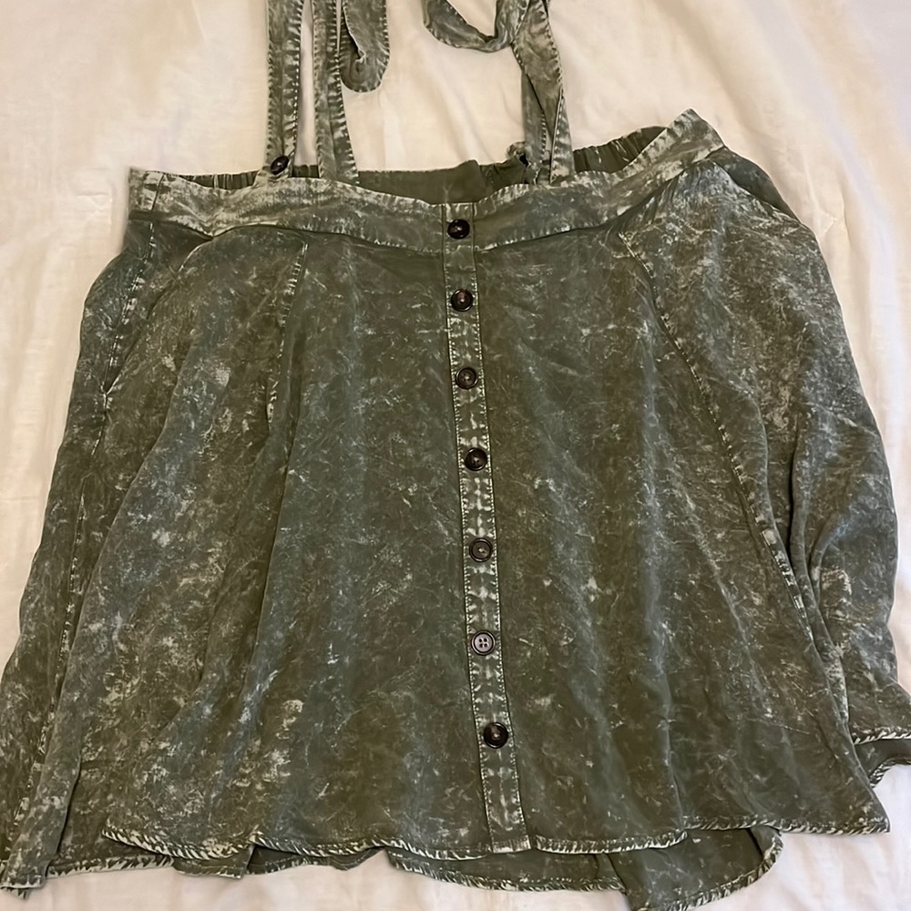 Torrid Green acid wash skirt with suspenders NWT